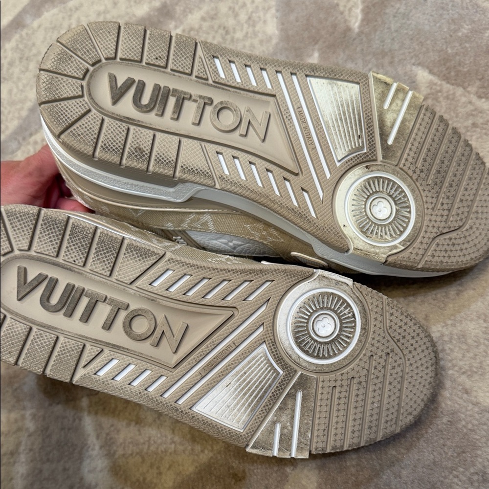 Louis Vuitton Tan and Cream Sneakers - Picture 4 of 7